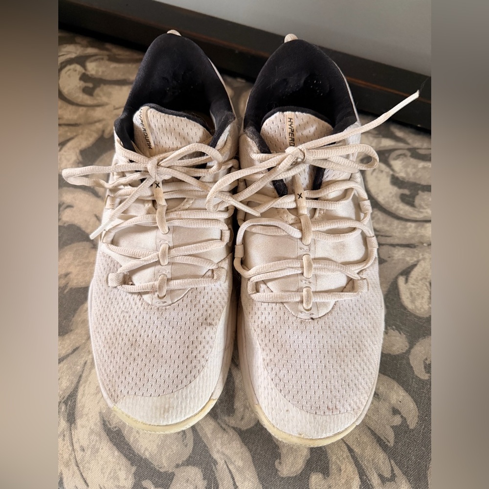 Men's Breathable Knit Sneakers in White with Black Collar